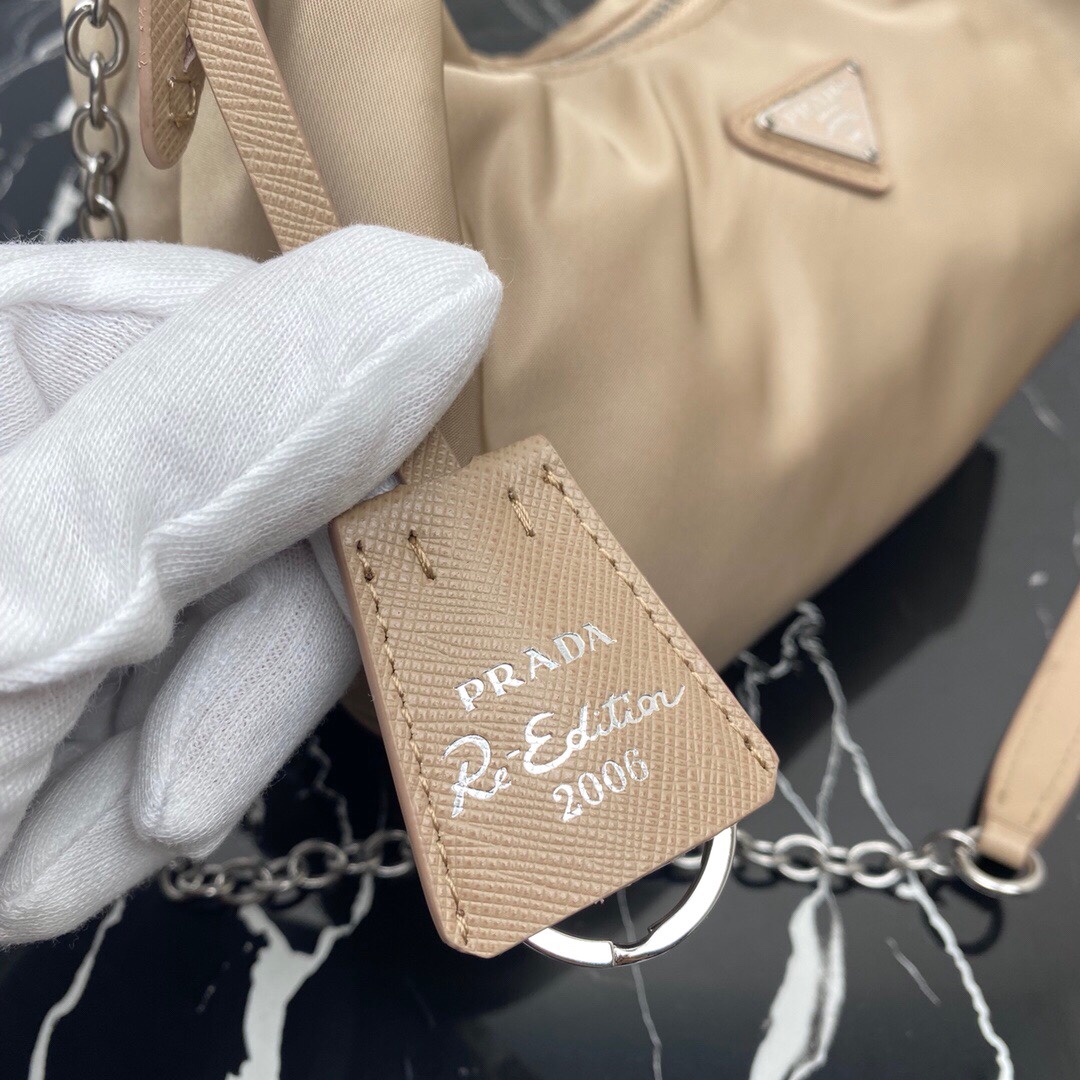 Pra*a re-edition 2006 nylon hobo bag beige 1bh172 24 x 16 x 7 cm