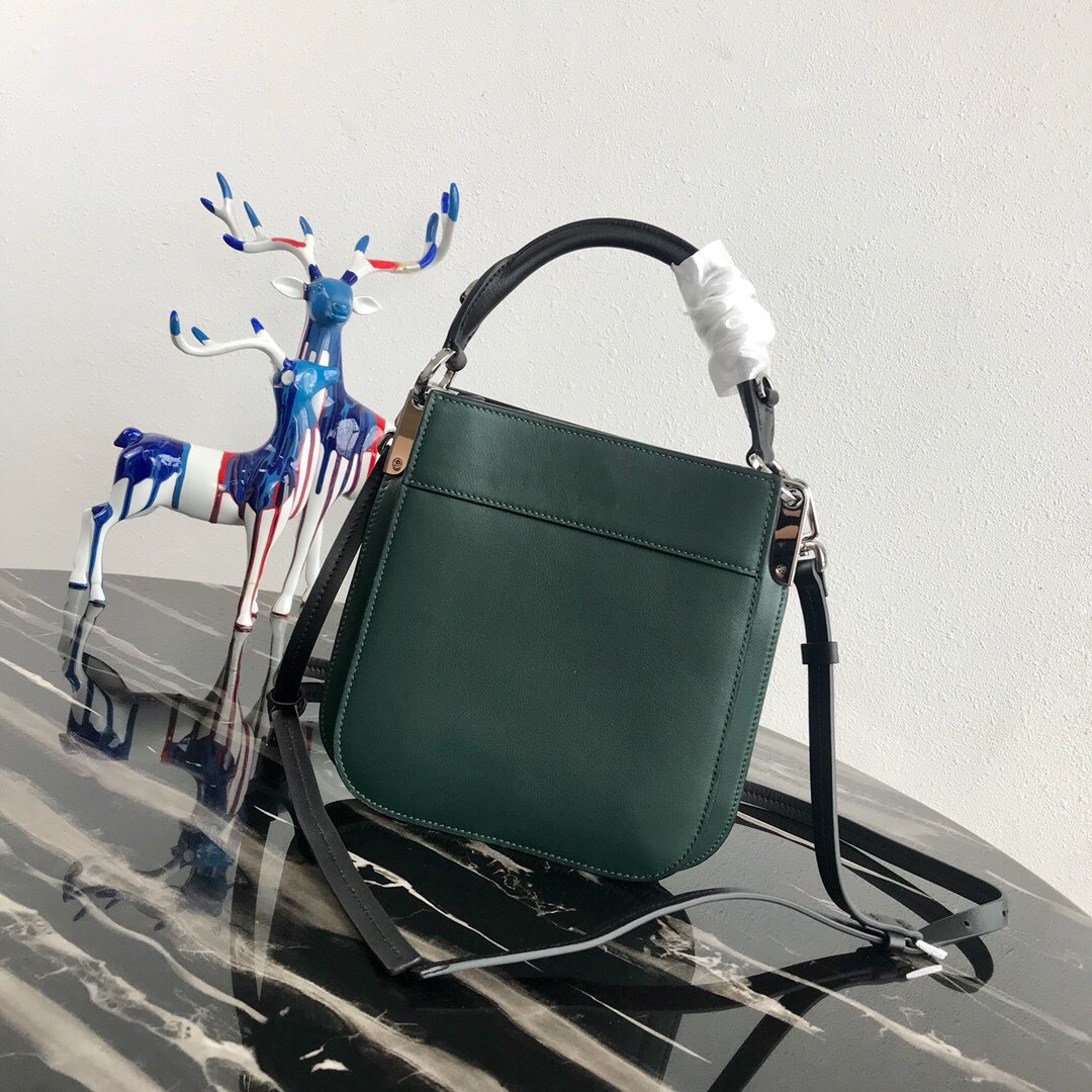 Pra*a small margit leather bag green 1bc082 20 x 7 x 20 cm