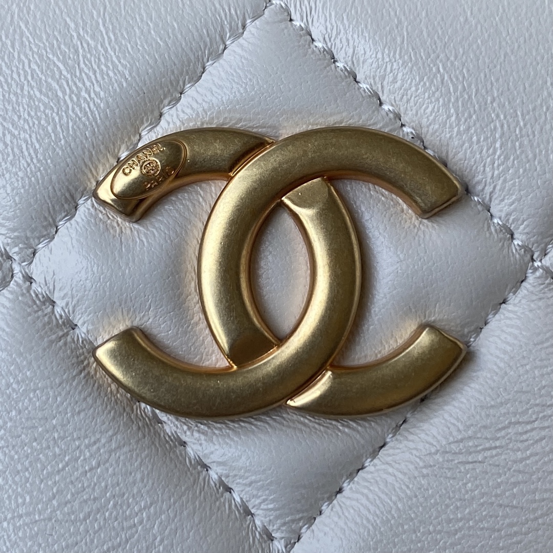 Ch**el mini camera case leather imitation pearls light white as2856 18 x 14 x 7 cm