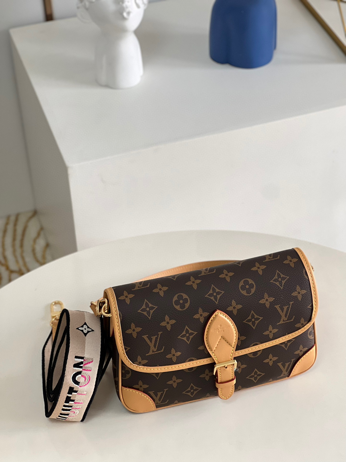 LV  medieval bag series Diane handbag 25cm