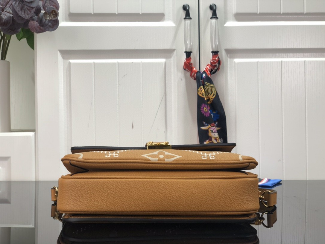 LV POCHETTE METIS M46028 brown 25cm