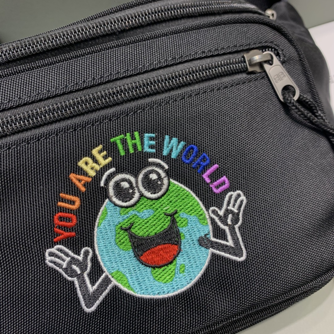 Ba1en*iaga canvas chest bag waist bagwhite 31cm 05