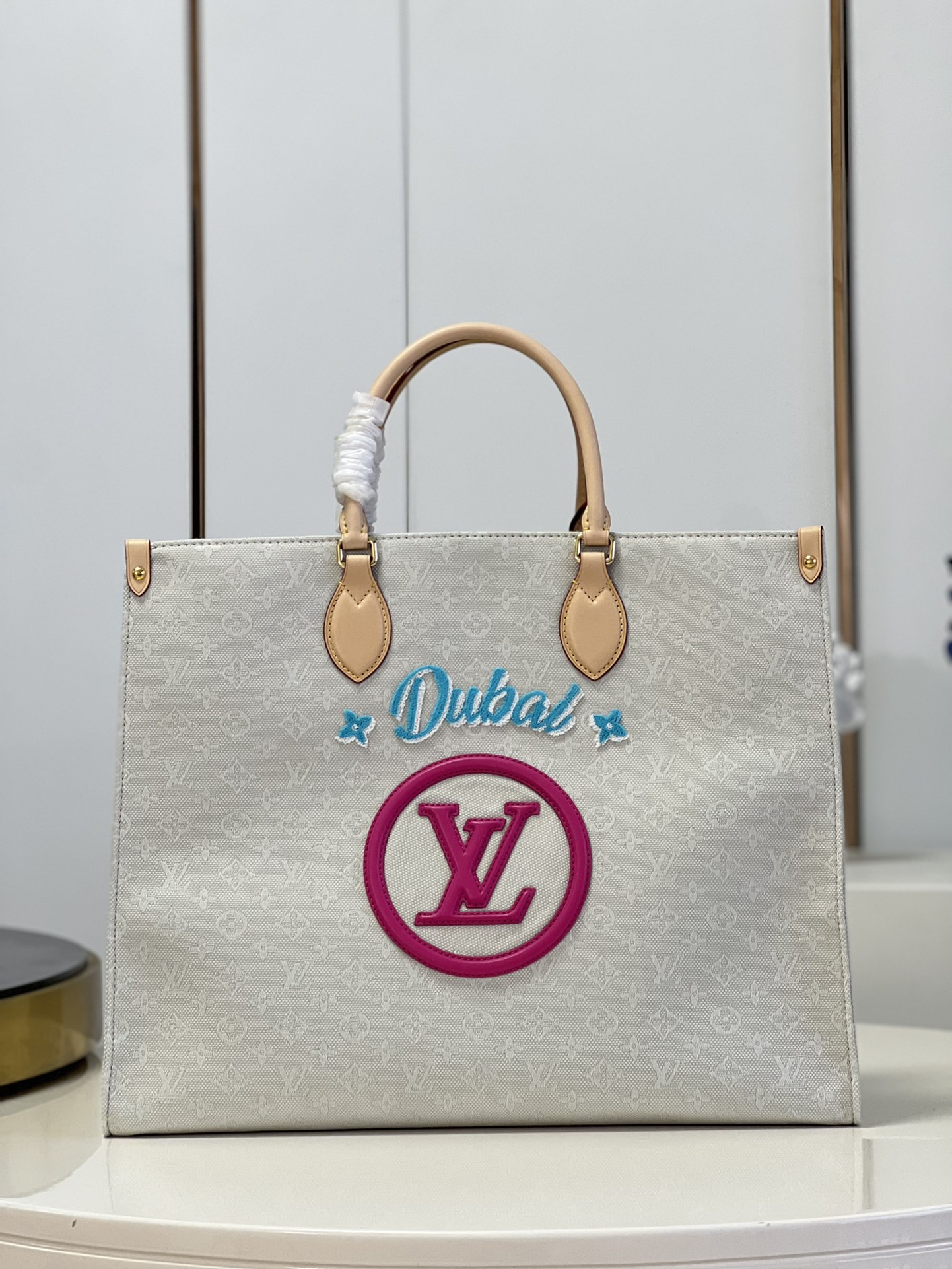 LV On the go rose red