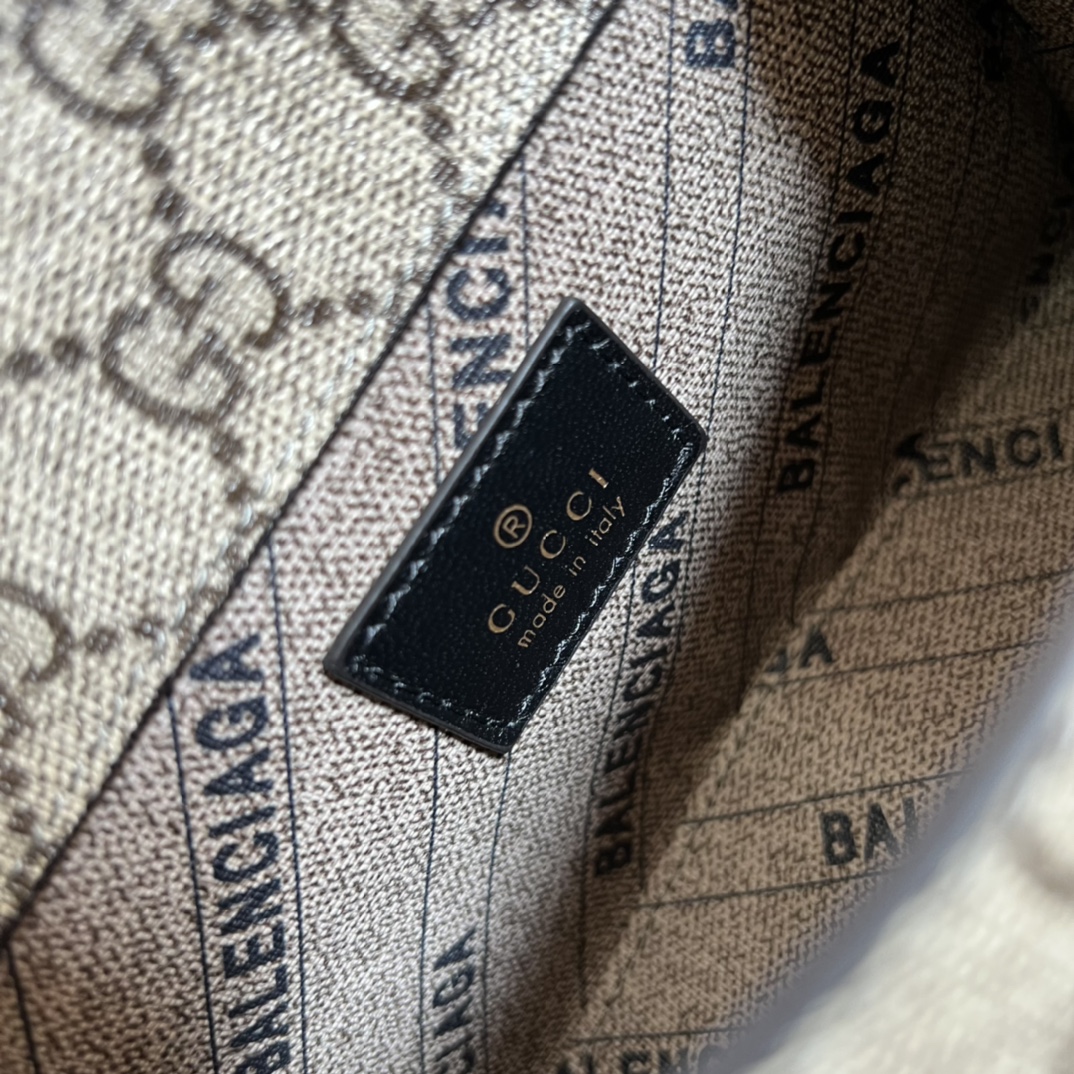 Gvc*1 x ba1en*iaga hourglass bag 681695 19cm