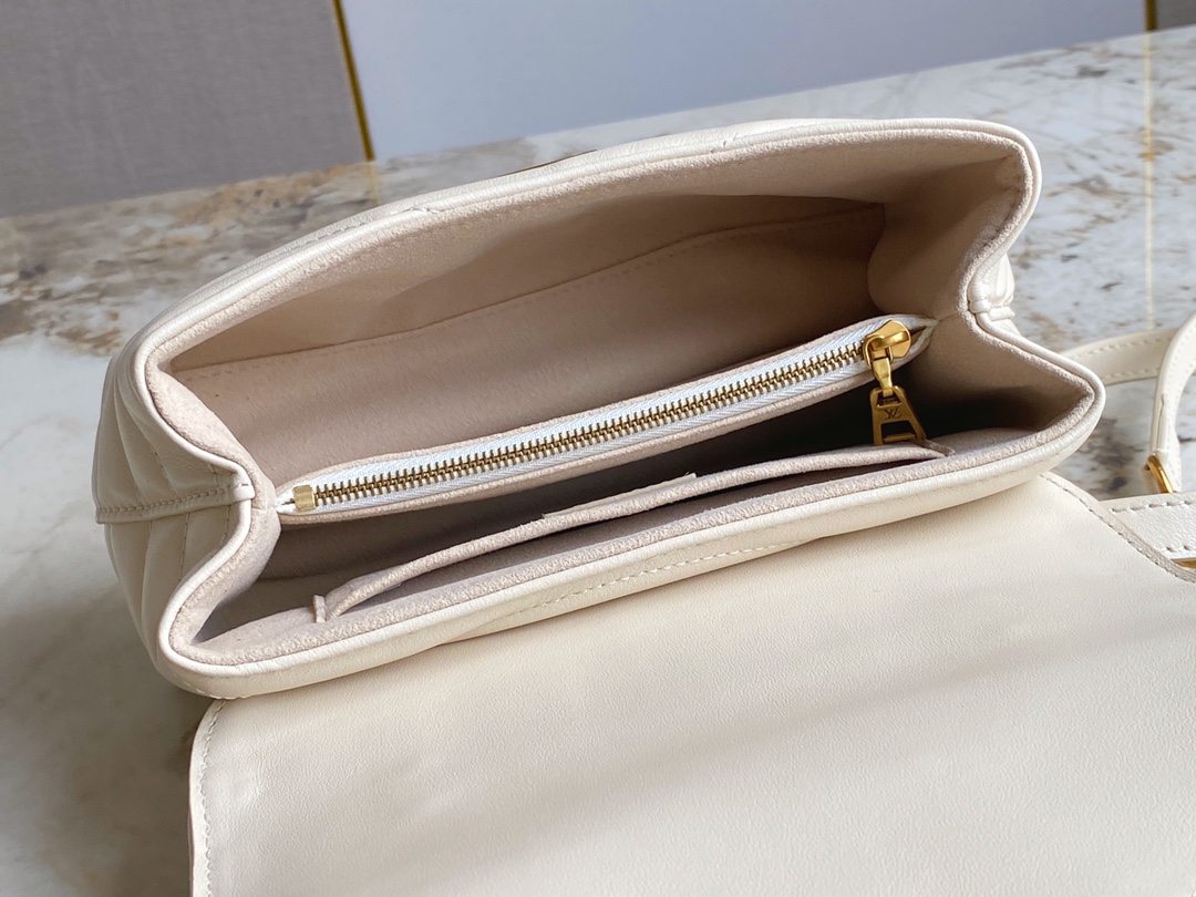 LV NEW WAVE HOLD ME M21720 Ivory - 23 x 15 x 10cm