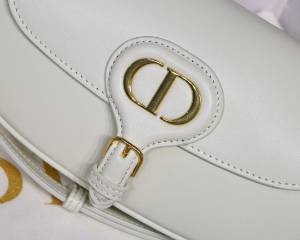 D10r bobby east-west bag smooth leather m9327  white - 22x13x5cm