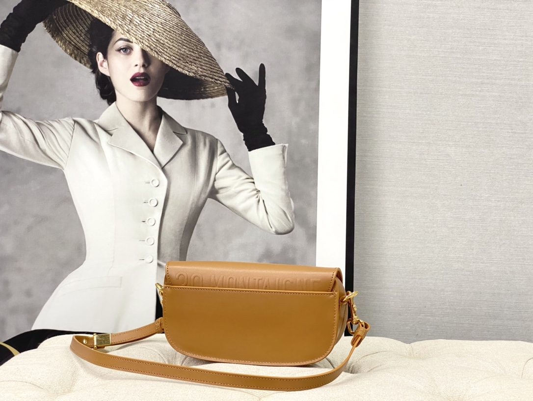 D10r bobby east-west bag smooth leather m9327 - 22x13x5cm