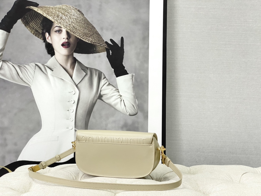 D10r bobby east-west bag smooth leather m9327 beige - 22x13x5cm