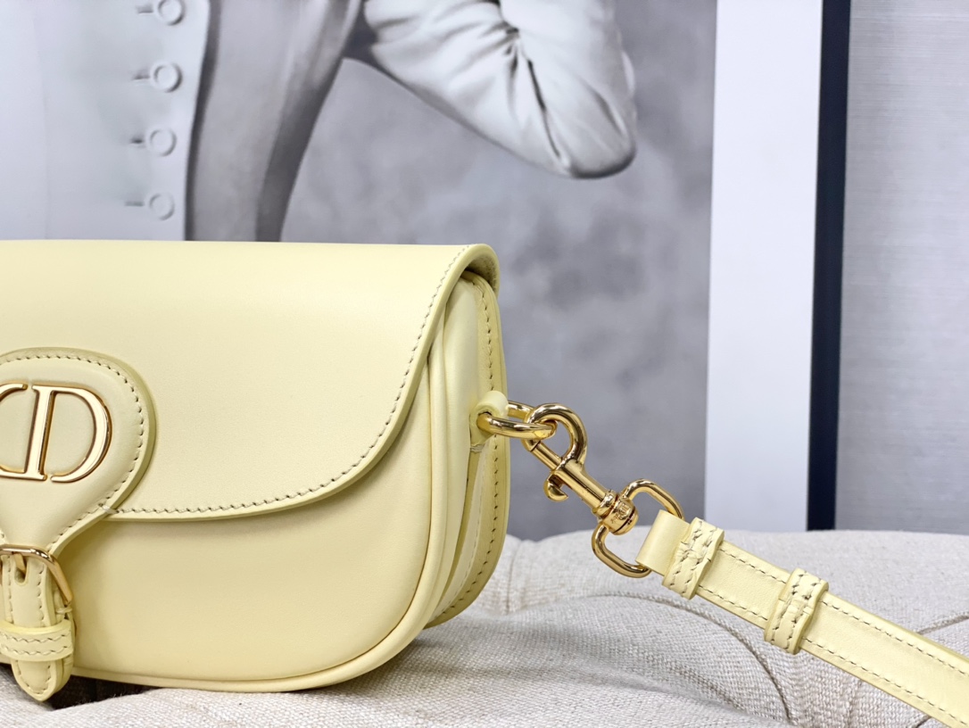D10r bobby east-west bag smooth leather m9327 light yellow - 22x13x5cm
