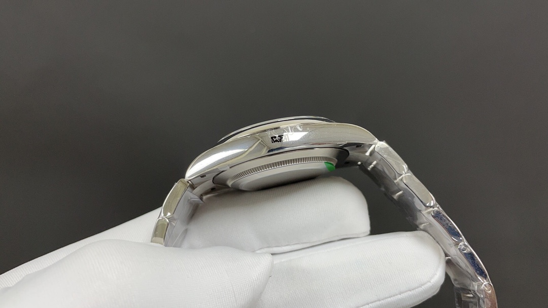 R01ex oyster perpetual 41mm 3230 green