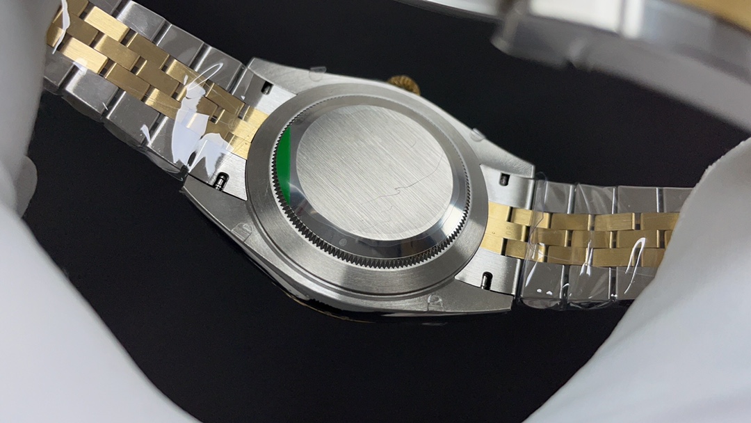 R01ex oyster perpetual date just  golden