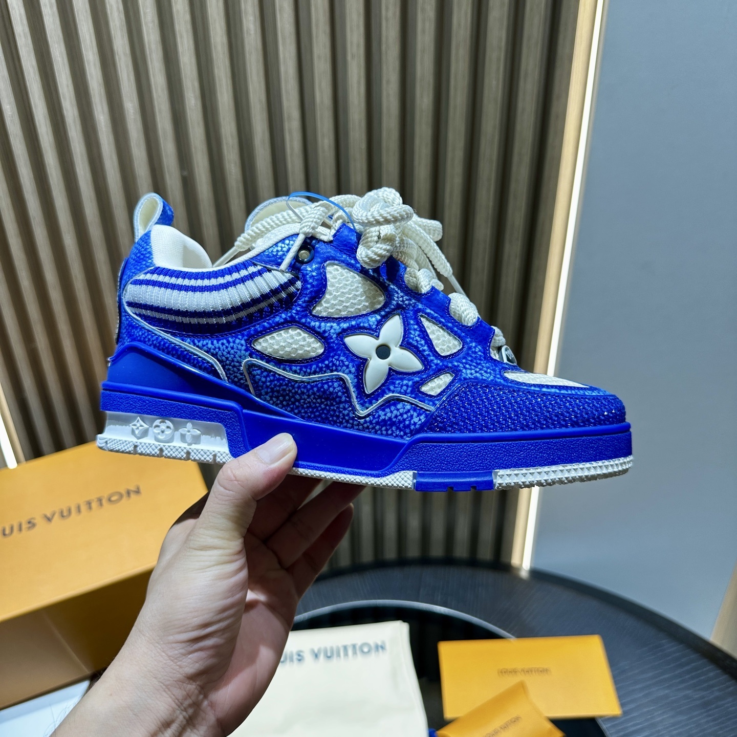 LV Sneaker 12